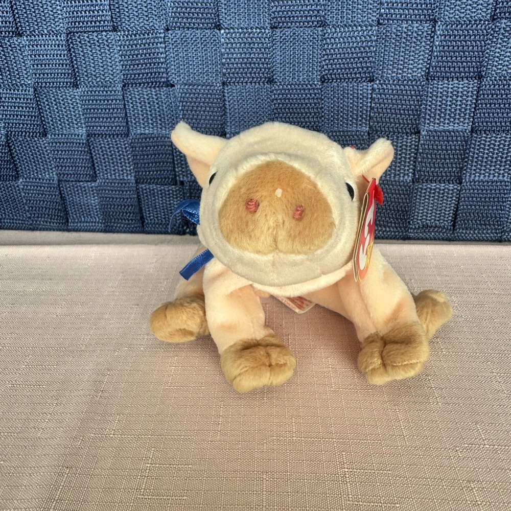 Vintage Ty Beanie Baby Knuckles Pig Stuffed Animal (discontinued)